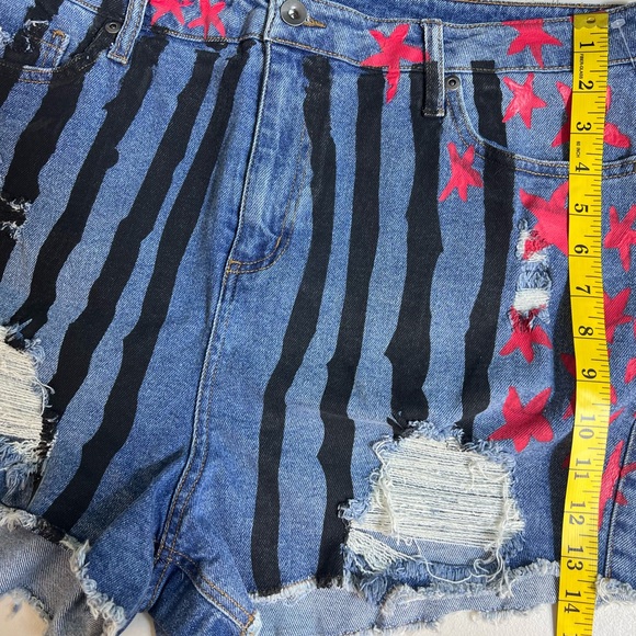 Her Universe DC Comics Birds of Prey Harley Quinn Denim Stars&Stripes Shorts 15 - Picture 13 of 14
